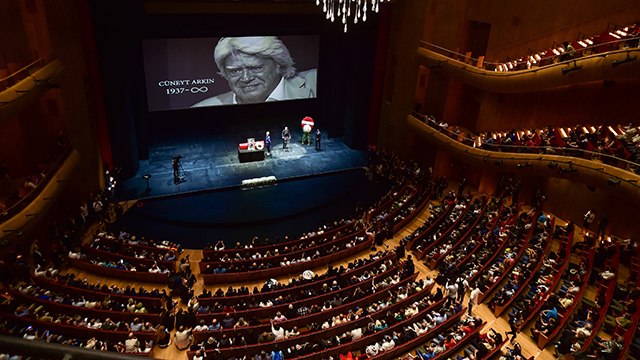 Usta sanatçı Cüneyt Arkın için Atatürk Kültür Merkezi'nde tören