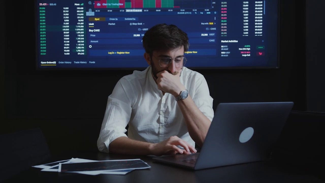 Who Is Alex Gierczyk?