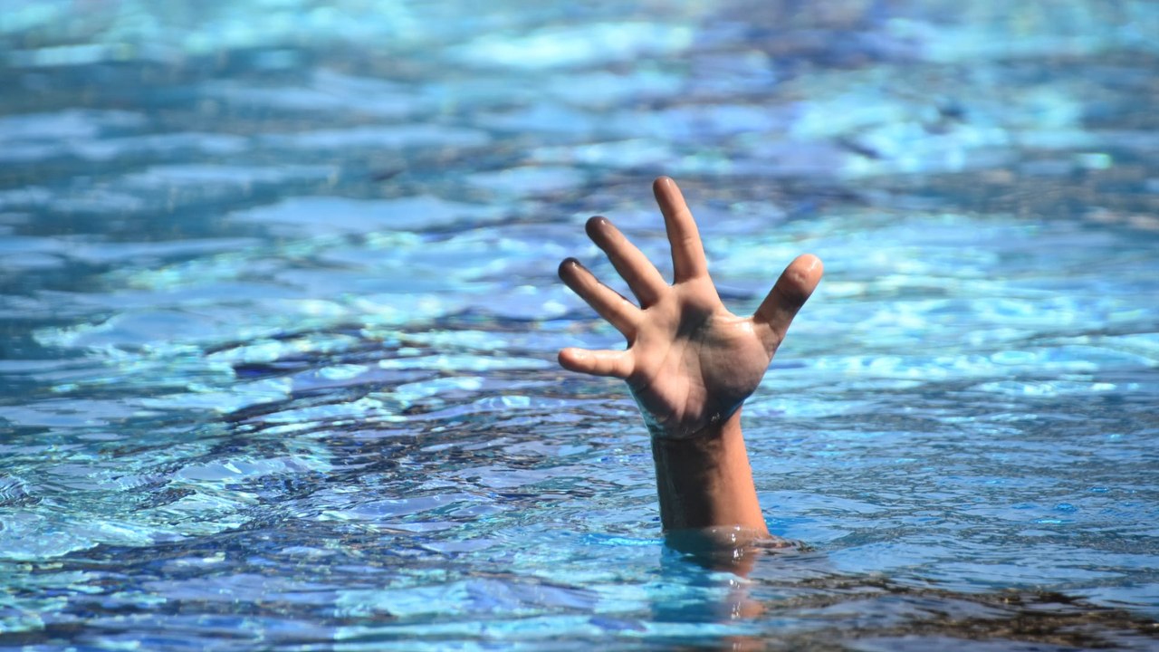 So erkennt man einen Ertrinkenden