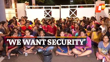 Girl Students Of Utkal University Launch Protest Demanding Basic Needs