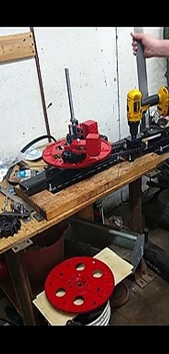 Inertial Propulsion - Impressive 2 weights with chain drive bench test