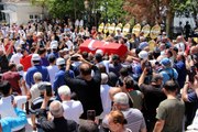 Cüneyt Arkın'ın cenazesinde gerginlik! Basın mensupları, vatandaşlarla tartıştı