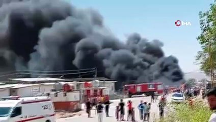Göçmen kampında yangın faciası