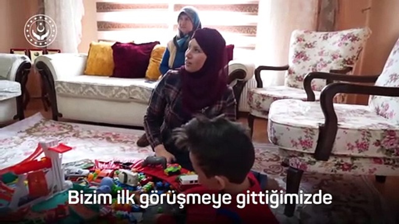 Koruyucu ailesi oldukları minik Muhammed hayatlarını değiştirdi