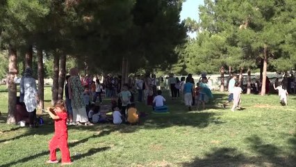 Unutulmaya yüz tutmuş sokak oyunları Şanlıurfa'da yaşatıldı