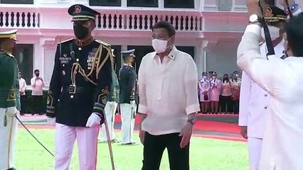 Filho de ex-ditador toma posse nas Filipinas
