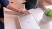 فتح صندوق الحاسوب المحمول MacBook Air M2 الجديد من آبل