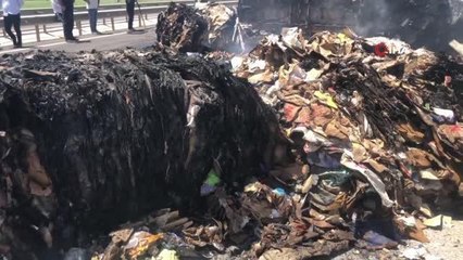 Şanlıurfa'da seyir halindeki atık malzeme yüklü tır yanarak küle döndü