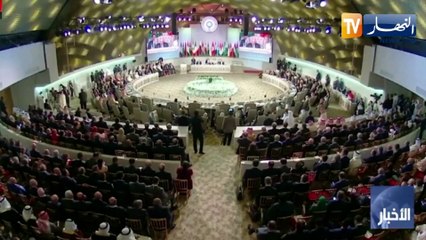 رئيس الجمهورية يجمع الفرقاء الفلسطنيين على أرض الشهداء