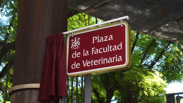 La Facultad de Veterinaria ya tiene una plaza con su nombre