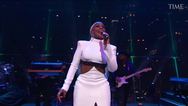 Mary J. Blige Performs Family Affair at the 2022 TIME100 Gala
