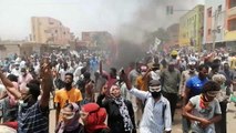 مقتل سبعة متظاهرين أثناء احتجاجات حاشدة مناهضة للانقلاب العسكري في السودان