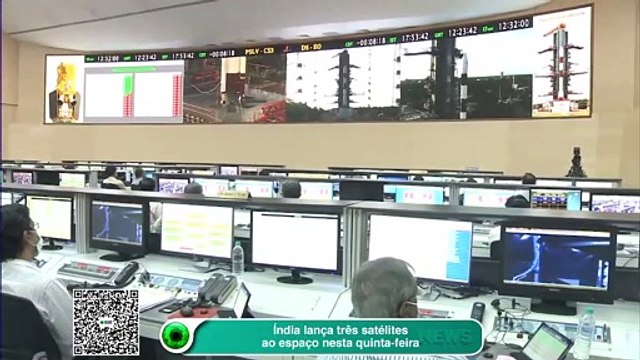 Foguete indiano lança três satélites ao espaço