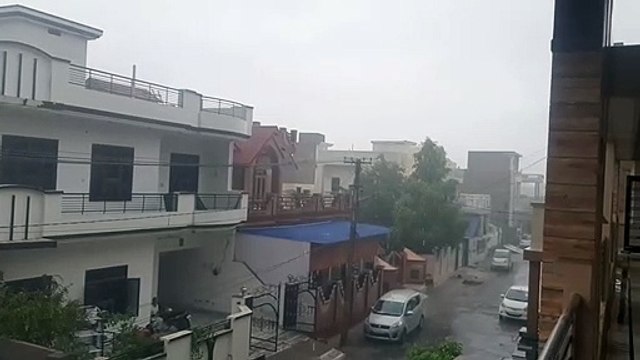 इलाके में हुई झमाझम बारिश,गर्मी व उमस से मिली राहत