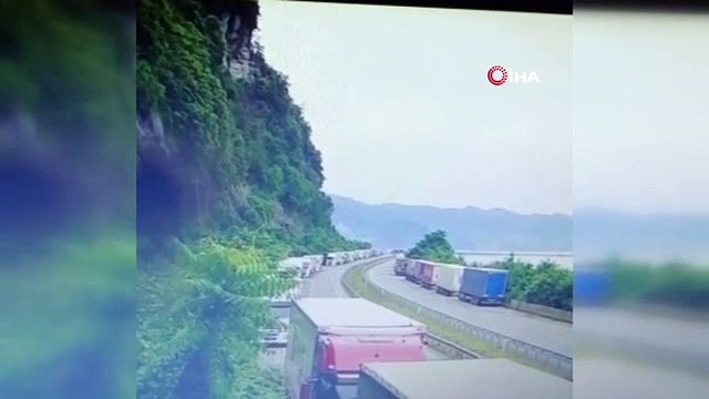 Artvin'de heyelan ölü ve yaralılar var