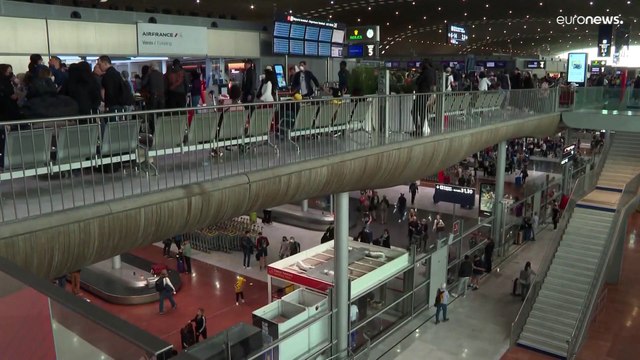 В аэропорту Парижа отменяют рейсы из-за забастовки