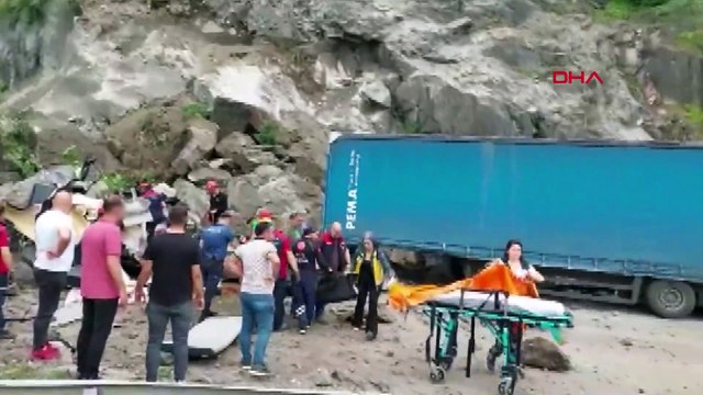 Son dakika... Artvin'de heyelan: Ölü ve yaralılar var!