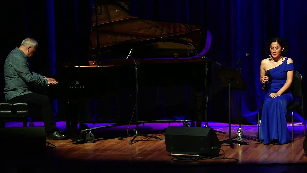 Aynur Doğan - Desmala min _ Live Performance #aynurdogan