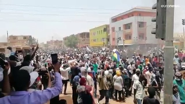 Тысячи людей приняли участие в протестах в Судане