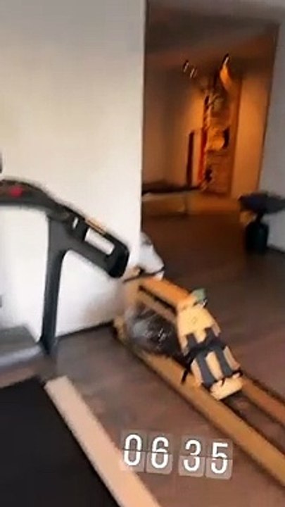 محمد صلاح يتدرب فى السادسة صباحا للحفاظ على لياقته البدنية