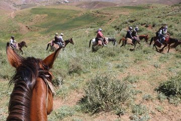 'BERİVAN'LARIN AT SIRTINDA SÜT YOLCULUĞU