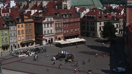 Ukrayna'nın kuzeyinde imha edilen Rus tankları Polonya'da sergilendi