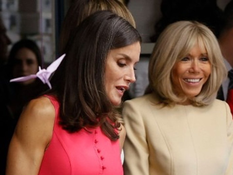 In diesen Kleidern begeistern Letizia von Spanien und Brigitte Macron