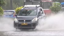 Maharashtra Rains: Mumbaikars face traffic jams as heavy rain lashes parts of city | Bharat Ki Baat