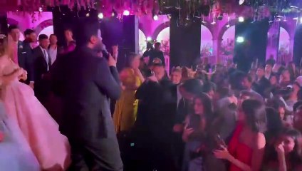رد فعل جمهور تامر حسنى بعد نطق اسم فيلمه الجديد "بحبك"