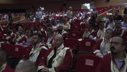 Öğrencilere seslenen Nevşehir Valisi Becel: "Hayat, dikensiz gül bahçesi değil"