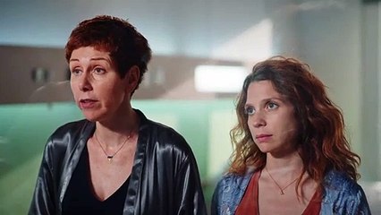 Plus Belle la Vie - Babeth et Léa partent de Marseille