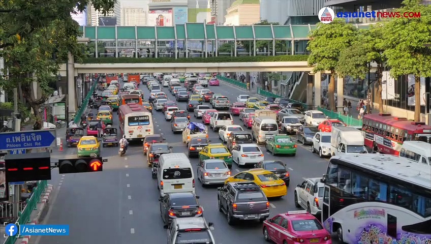 Shocking Video | സിഗ്നല്‍ തെറ്റിച്ച് പാഞ്ഞ് കാര്‍, തകര്‍ത്തത് ആറ് വാഹനങ്ങള്‍; നടുക്കുന്ന അപകടദൃശ്യങ്ങള്‍