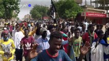 محتجون سودانيون يتظاهرون ضد الانقلاب العسكري في الخرطوم