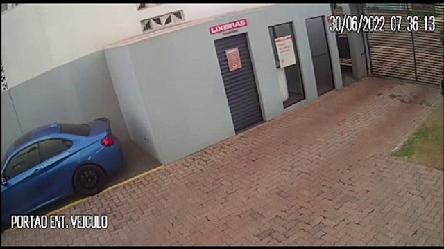 Vídeo: bandidos furtam duas bicicletas avaliadas em R$6 mil de garagem de condomínio