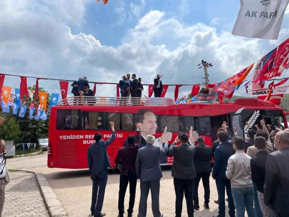 Yeniden Refah Partisi Genel Başkanı Erbakan: "50 senelik Milli Görüş tarihi efsane hizmetlerle doludur"