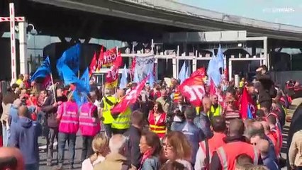 Лето забастовок: гнев в небе и на земле