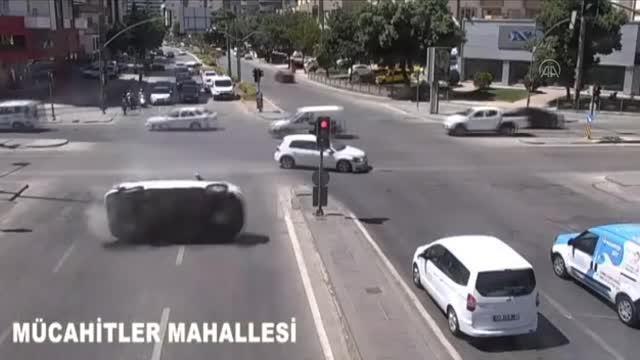 Son dakika... Gaziantep'te trafik kazaları kameralara yansıdı