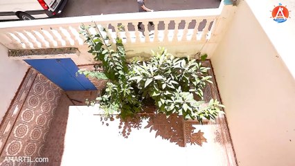 شقة للبيع في الطابق 1 و الطابق 2 مع السطح في حي الشبار مرتيل 115 متر 2 صالونات 2 غرف و بالكون Martil