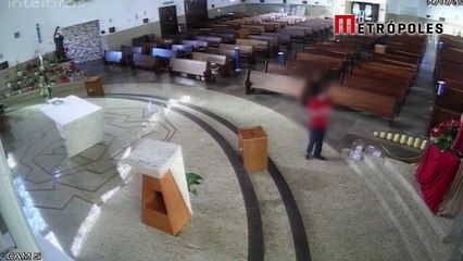 Ladrão é flagrado roubando oferta de fiéis em igreja no PR