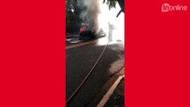 Carro pega fogo no centro de Jandaia do Sul; Defesa Civil é acionada