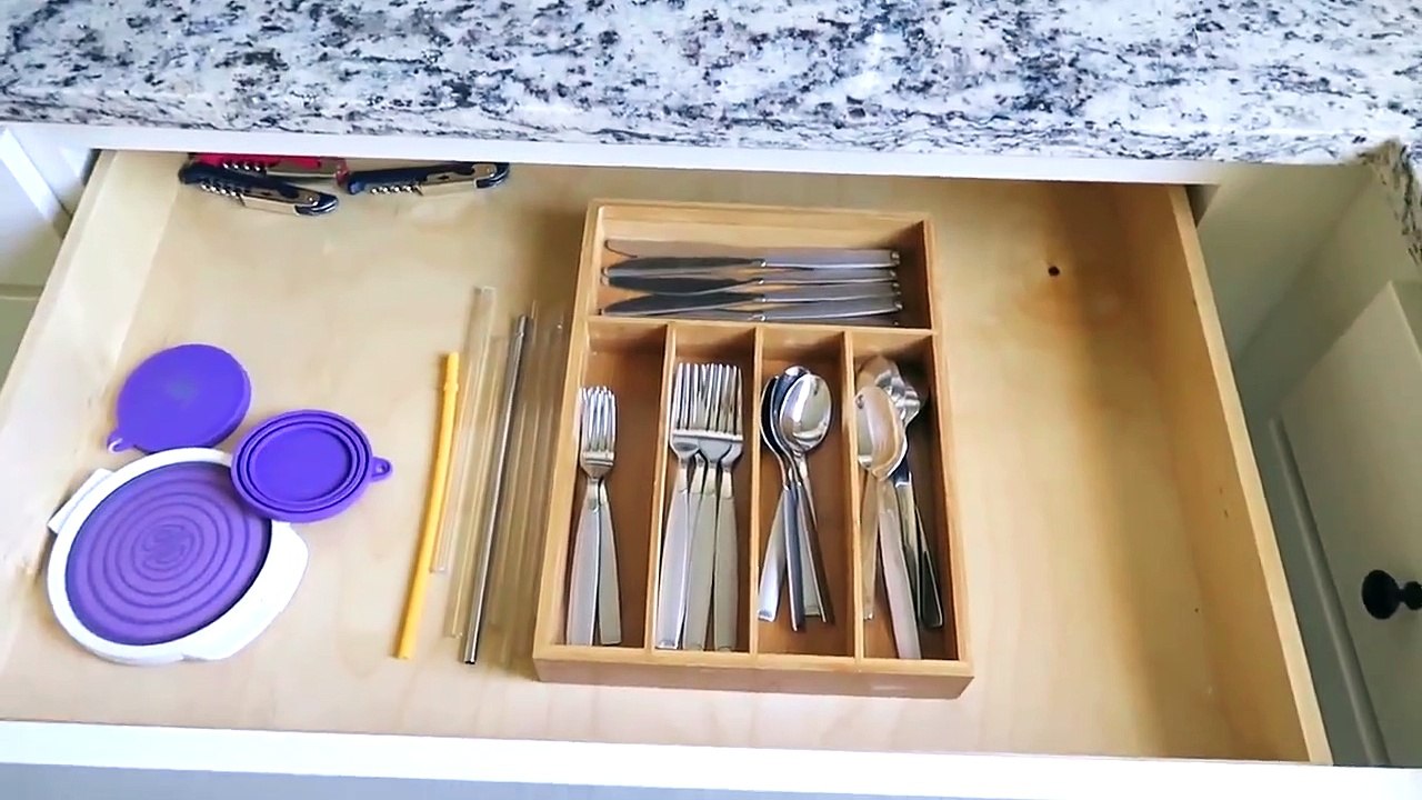 06.I BOUGHT A HOUSE! House Tour and Moving Vlog