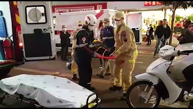 Grave colisão envolvendo três veículos deixa mulher ferida