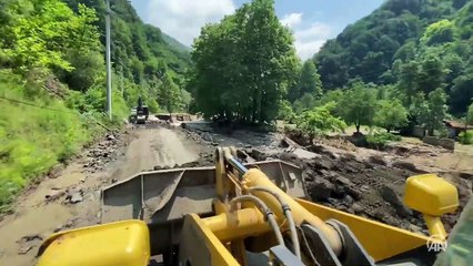 Selden etkilenen dere yatakları ve köy yollarında çalışmalar sürüyor