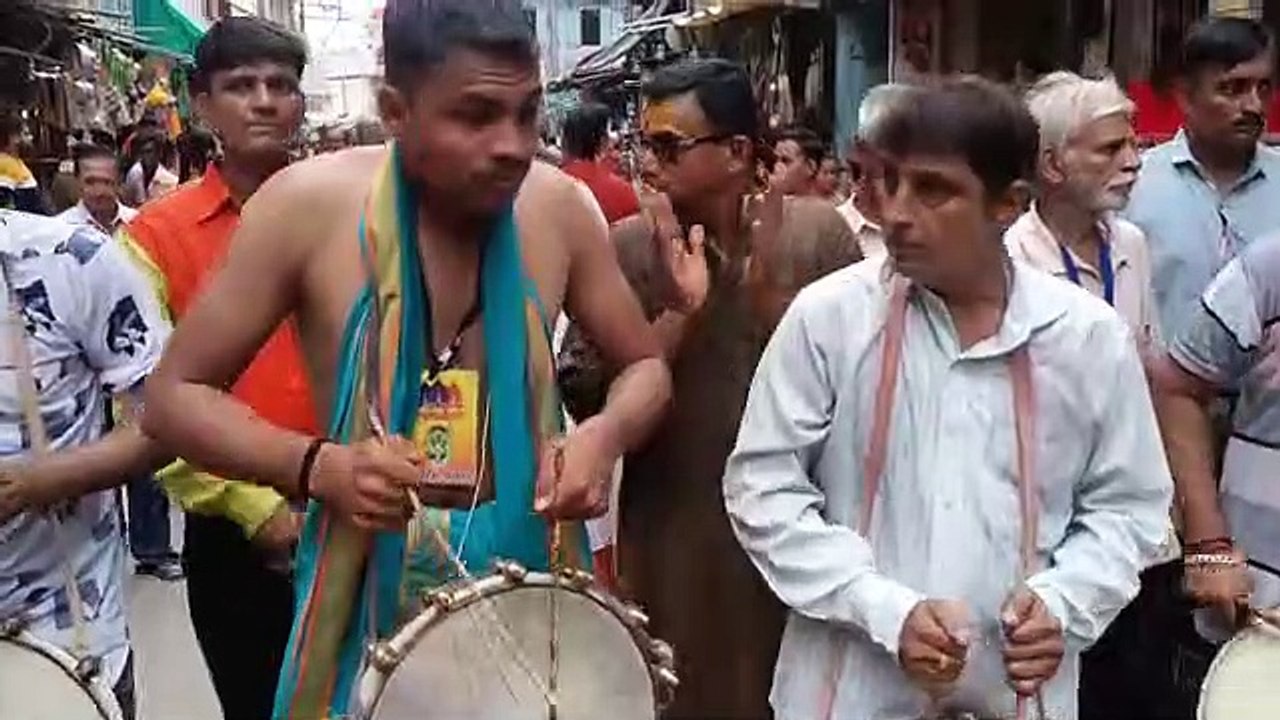 Gujarat Jagannath Rath Yatra डाकोर में निकली 250वीं रथ यात्रा, चांदी के रथ में विराजित हुए पालनहार