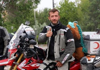 İkizine böbreğini verdi, organ bekleyenlere umut oldu