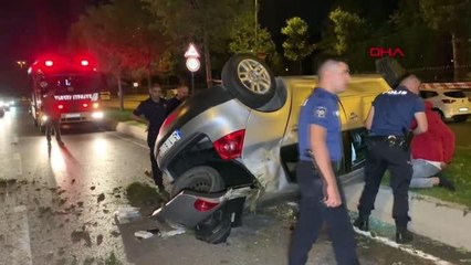 İSTANBUL-KARTAL'DA TAKLA ATAN OTOMOBİL AĞACA ÇARPTI: 1'İ AĞIR 2 YARALI