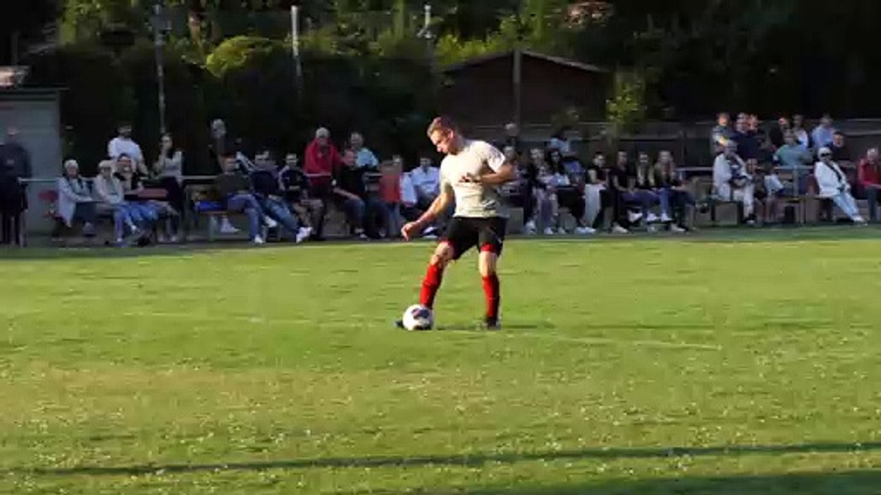 Das 4:0 für die SG Werratal gegen den 1. FC Gimte durch Leon Fromm