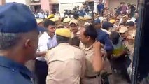 Udaipur murder case: गुस्साए वकीलों ने कन्हैया के हत्यारों के जड़े थप्पड़, कोर्ट ने 10 दिन के लिए भेजा रिमांड पर