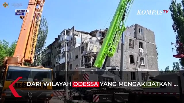 Rudal Rusia Hantam Apartemen di Kota Serhiivka Ukraina, Zelensky: 21 Orang Tewas