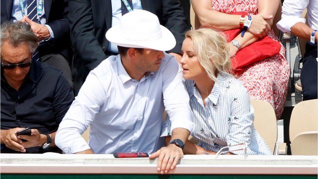 VOICI : Elodie Gossuin amoureuse : elle célèbre son 16ème anniversaire de mariage avec Bertrand Lacherie